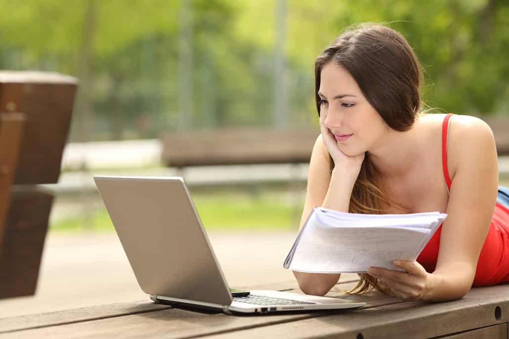 Girl using MEFA Pathway on a laptop outside