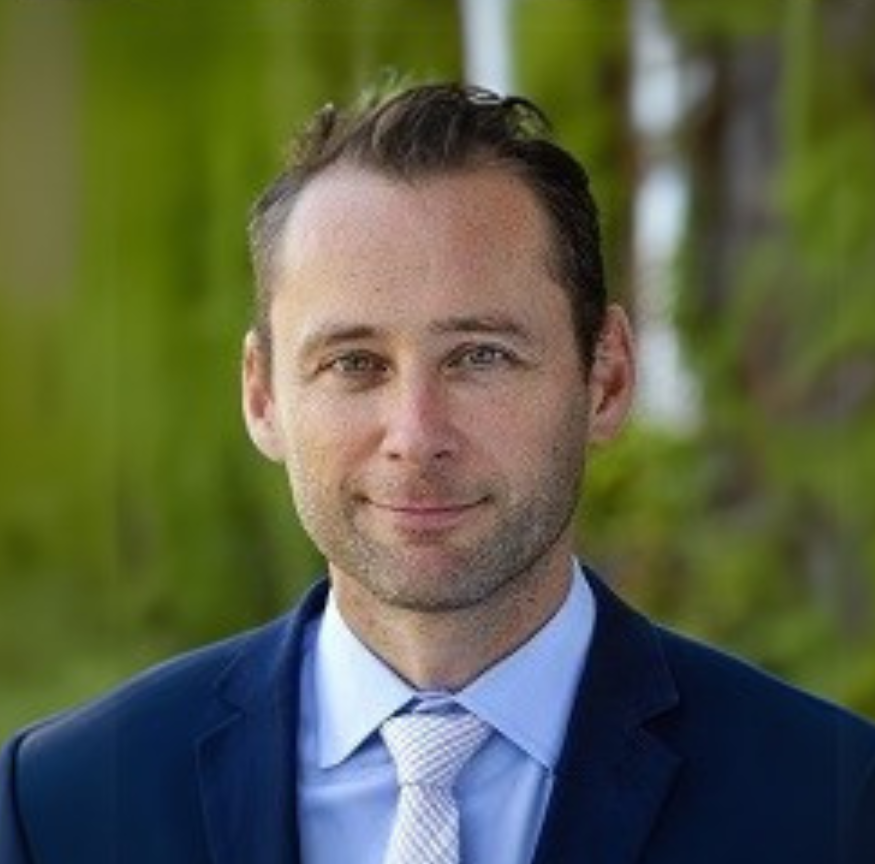 Headshot of Andrew Carter